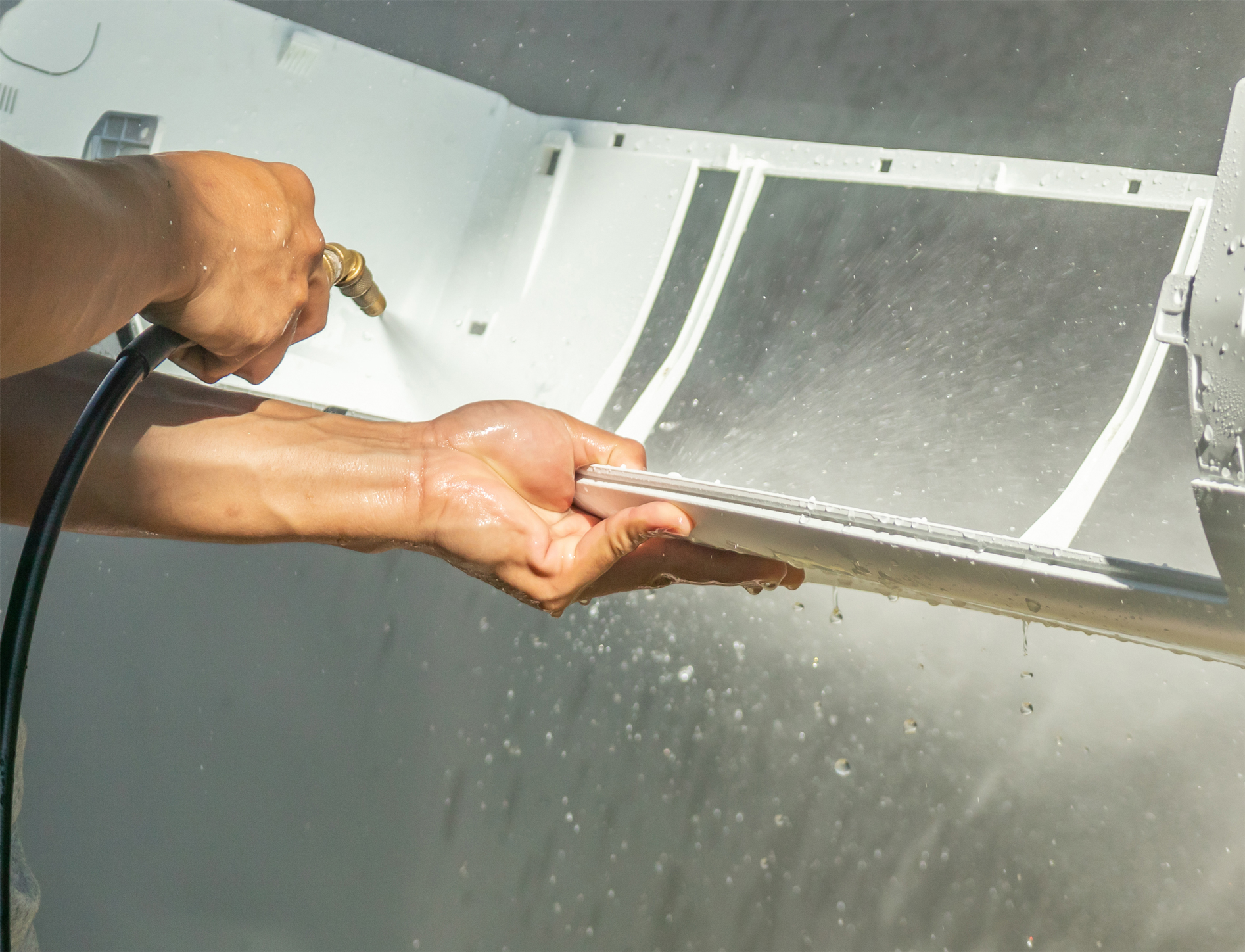 AC duct cleaning service in Dubai apartment